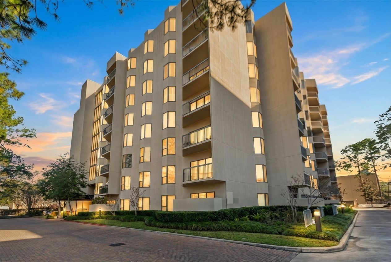 661 Bering Drive 504 Houston TX 77057