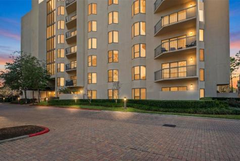 661 Bering Drive 504 Houston TX 77057