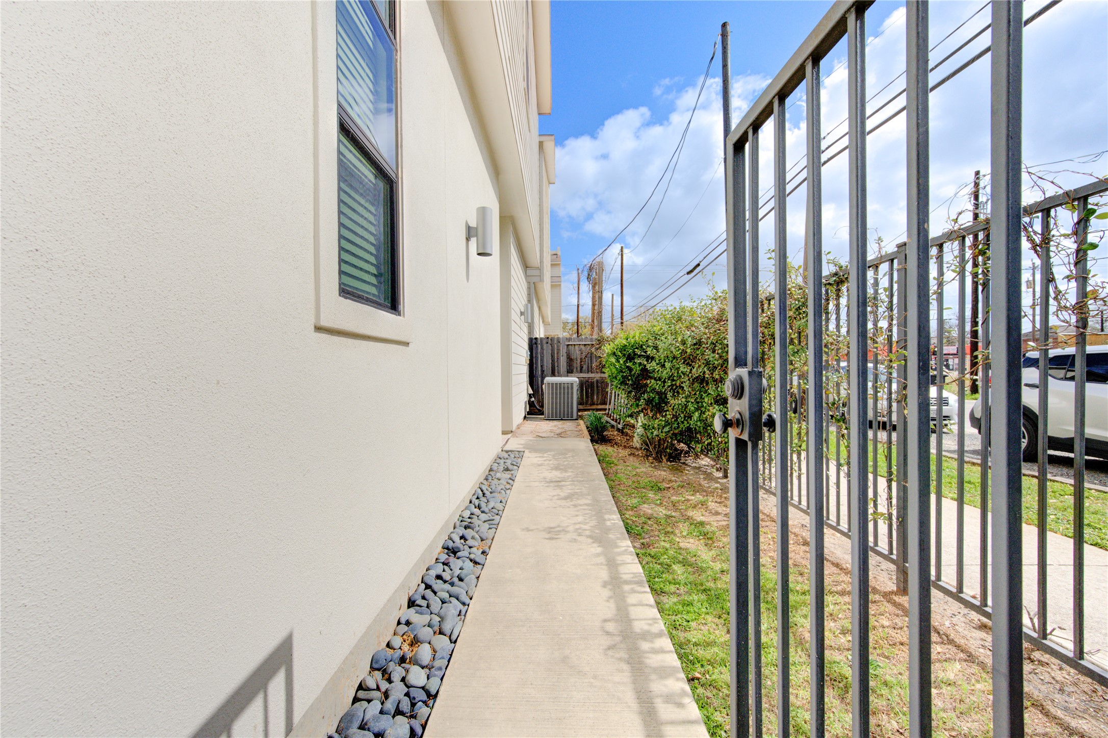 86 N Hutcheson Street Houston TX 77003