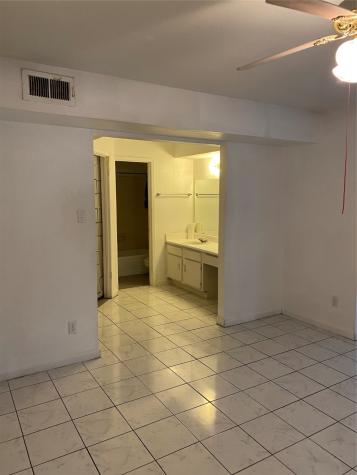 5625 Antoine Drive 412 Houston TX 77091