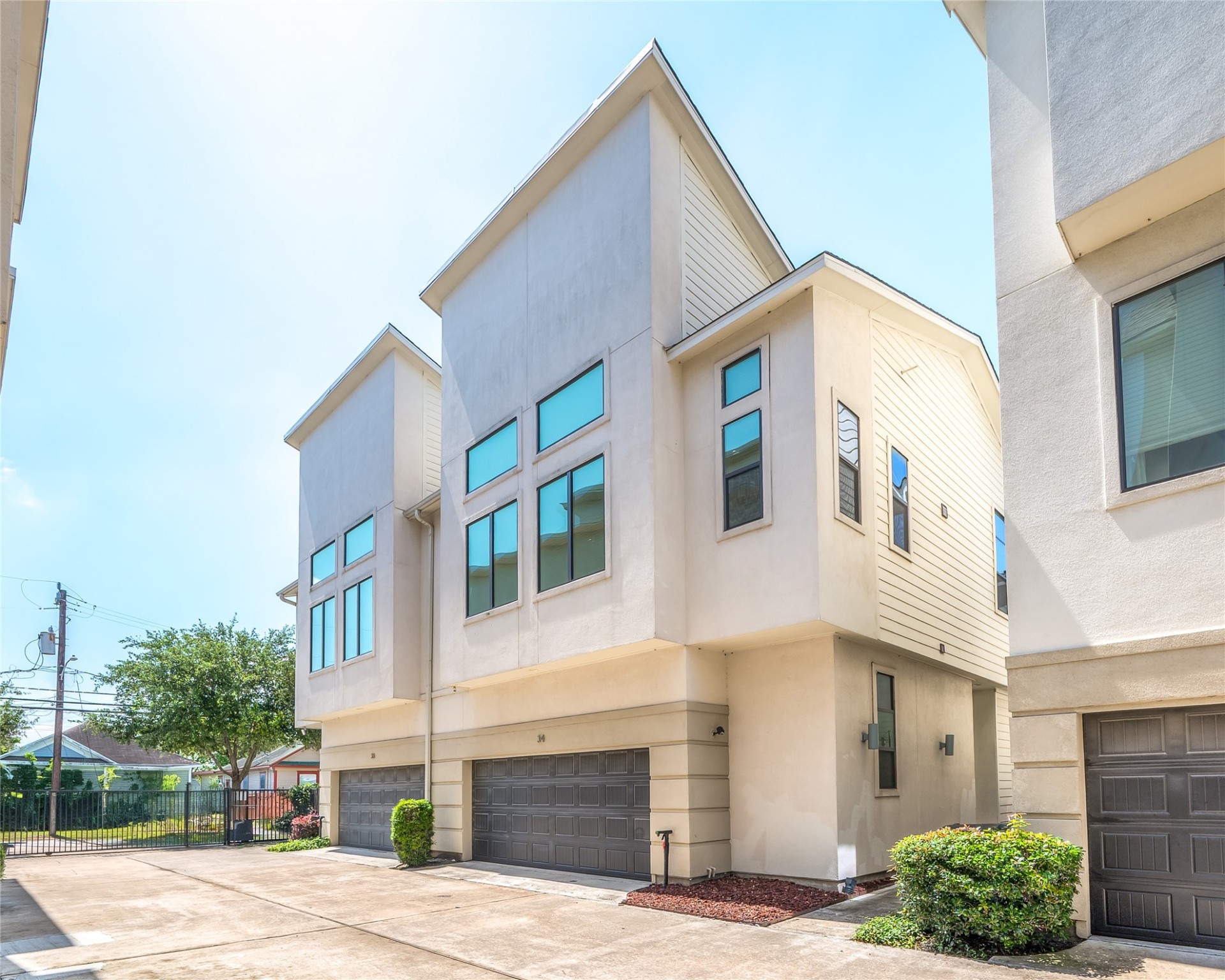 34 N Hutcheson Street Houston TX 77003