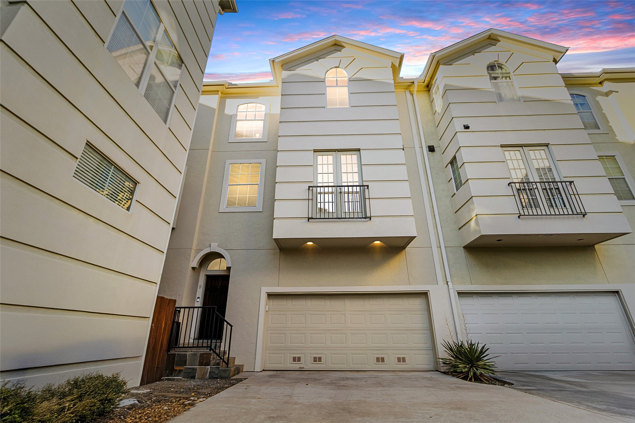 5610 Kiam Street D Houston TX 77007