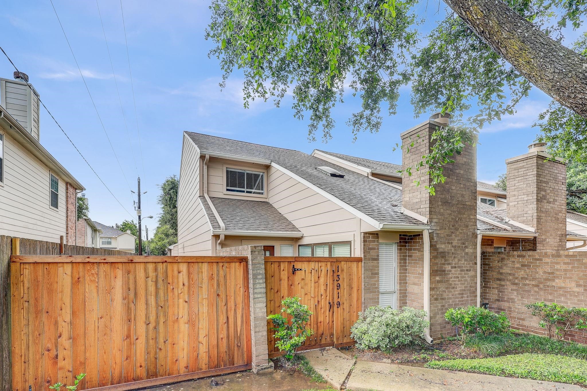 13919 Hollowgreen Drive Houston TX 77082