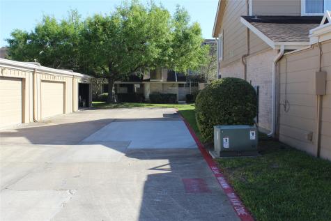 2316 Woodland Park Drive 15 Houston TX 77077