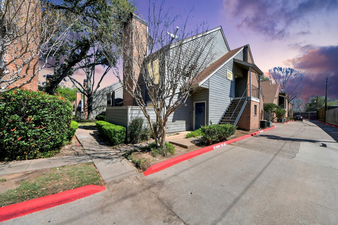 6601 Sands Point Drive 30 Houston TX 77074