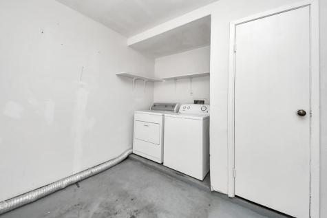 6601 Sands Point Drive 30 Houston TX 77074