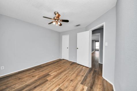 6601 Sands Point Drive 30 Houston TX 77074