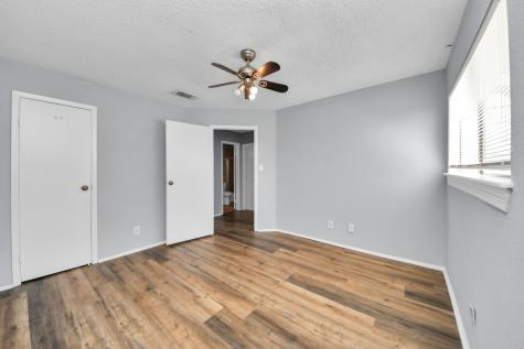 6601 Sands Point Drive 30 Houston TX 77074