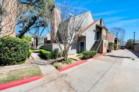 6601 Sands Point Drive 30 Houston TX 77074