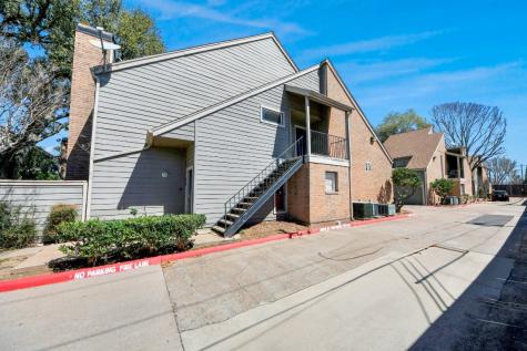 6601 Sands Point Drive 30 Houston TX 77074