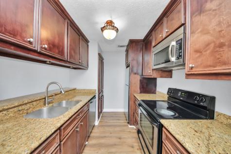 6601 Sands Point Drive 30 Houston TX 77074