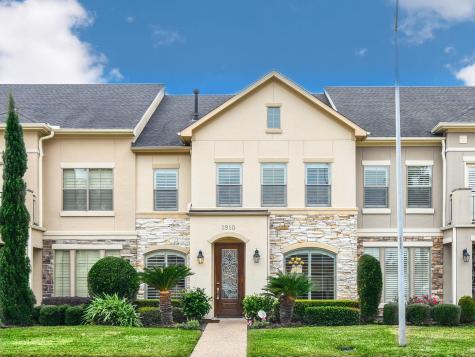1910 Palm Forest Lane Houston TX 77077