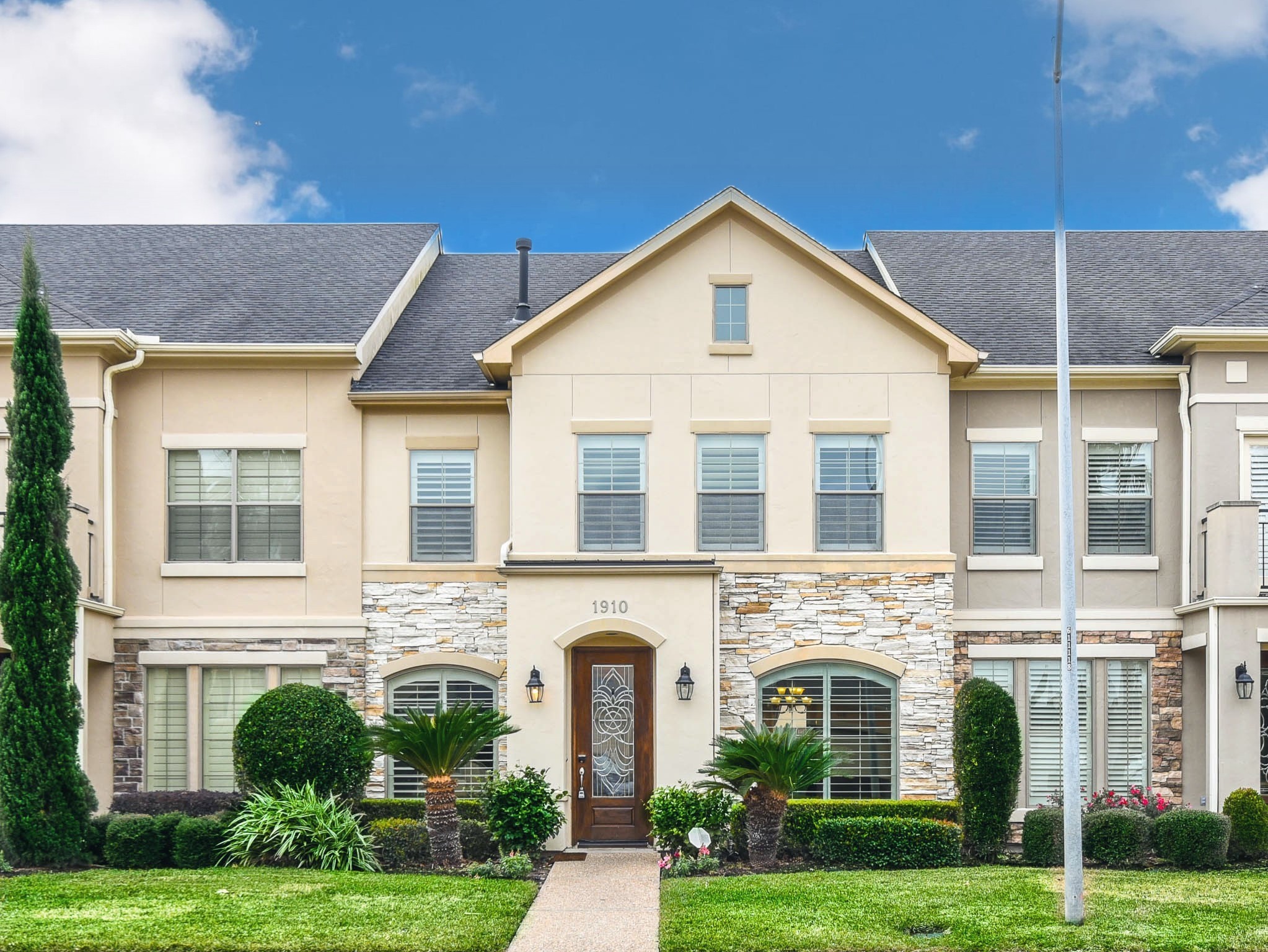 1910 Palm Forest Lane Houston TX 77077