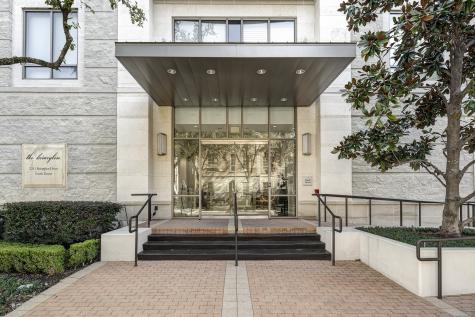 2211 Briarglen Drive 305 Houston TX 77027