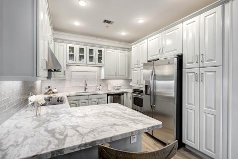 2211 Briarglen Drive 305 Houston TX 77027