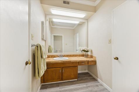 8055 Cambridge Street 37 Houston TX 77054