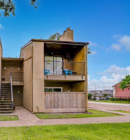 3300 Pebblebrook Drive 15 Seabrook TX 77586
