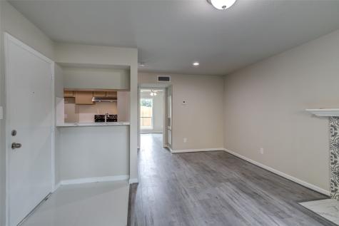 3300 Pebblebrook Drive 15 Seabrook TX 77586