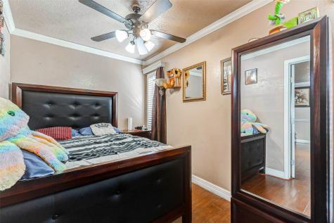 7313 Gulf Freeway 1011 Houston TX 77017