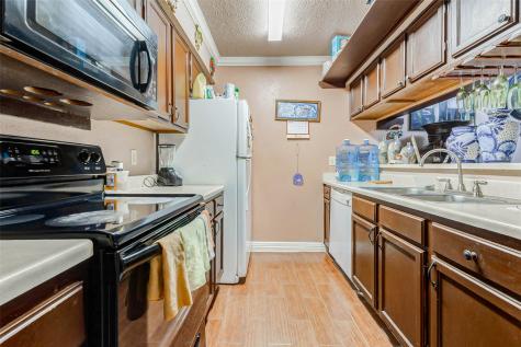 7313 Gulf Freeway 1011 Houston TX 77017