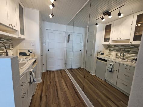 415 E Beach Drive 804 Galveston TX 77550