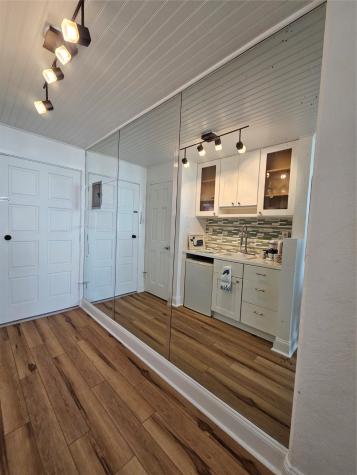 415 E Beach Drive 804 Galveston TX 77550