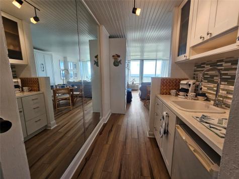 415 E Beach Drive 804 Galveston TX 77550