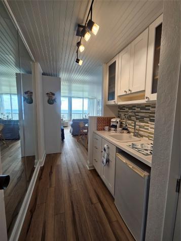 415 E Beach Drive 804 Galveston TX 77550