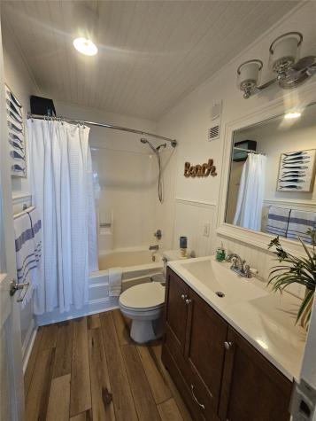 415 E Beach Drive 804 Galveston TX 77550