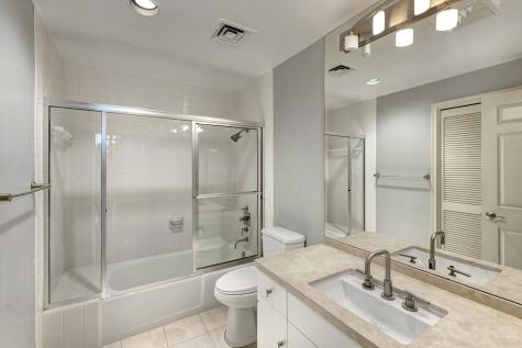 15 Greenway Plaza 14d Houston TX 77046