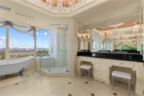 101 Westcott Street 2001 Houston TX 77007
