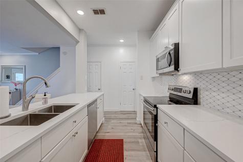 8077 El Mundo Street 8077 Houston TX 77054