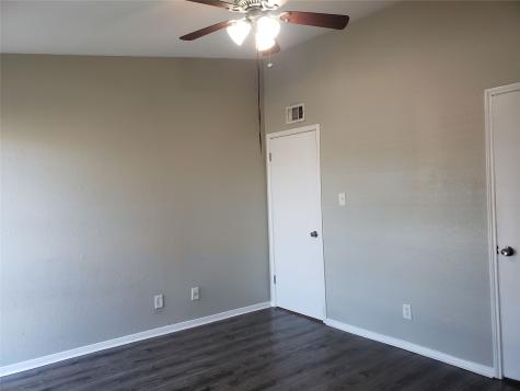 9550 Deering Drive 404 Houston TX 77036