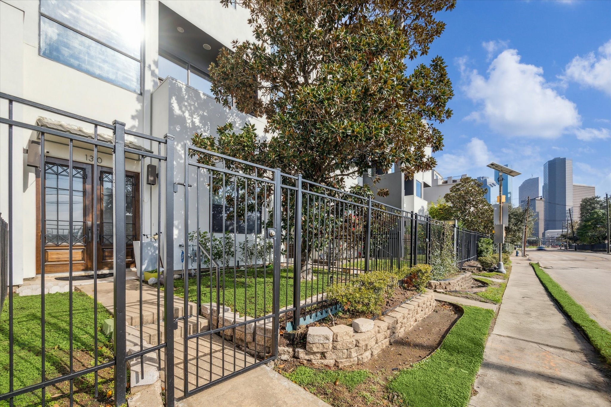 1310 W Dallas Street Houston TX 77019