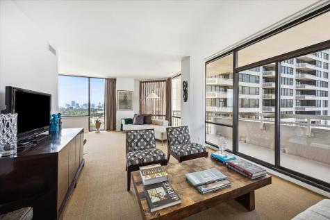 15 Greenway Plaza 19e Houston TX 77046