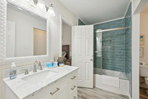 3506 Cove View Boulevard 512 Galveston TX 77554