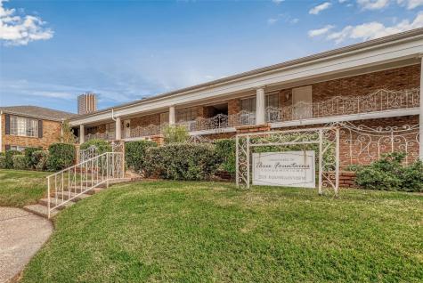 2201 Fountain View Drive 54 Houston TX 77057