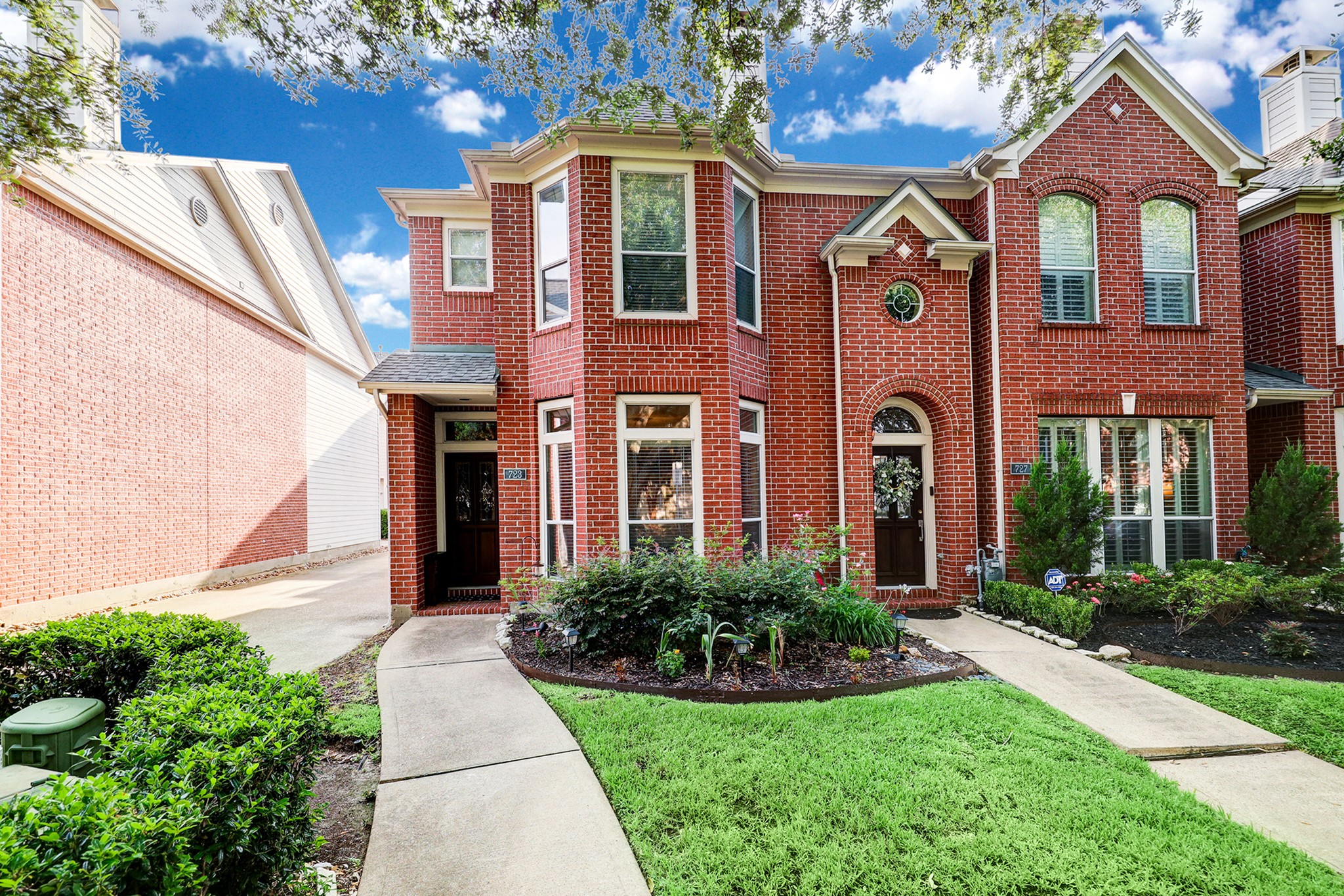 723 W Heights Hollow Lane Houston TX 77007