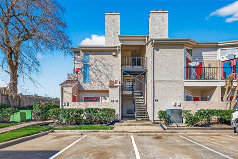 10855 Meadowglen Lane 722 Houston TX 77042