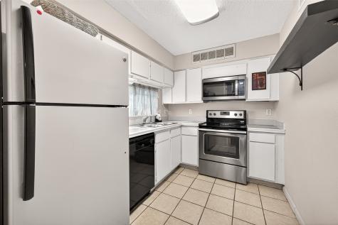 10855 Meadowglen Lane 722 Houston TX 77042