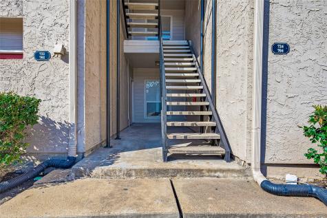 10855 Meadowglen Lane 722 Houston TX 77042