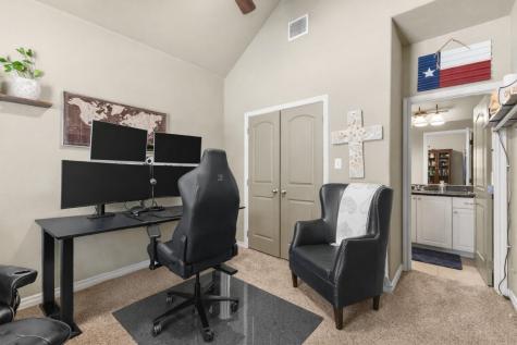 3825 Silverthorne Lane College Station TX 77845