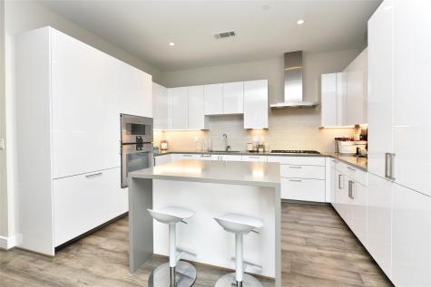 4521 San Felipe Street 1505 Houston TX 77027