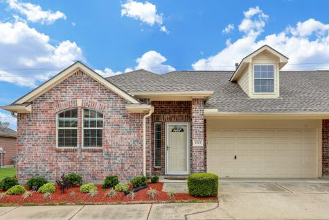 1603 Village Townhome Drive Pasadena TX 77504