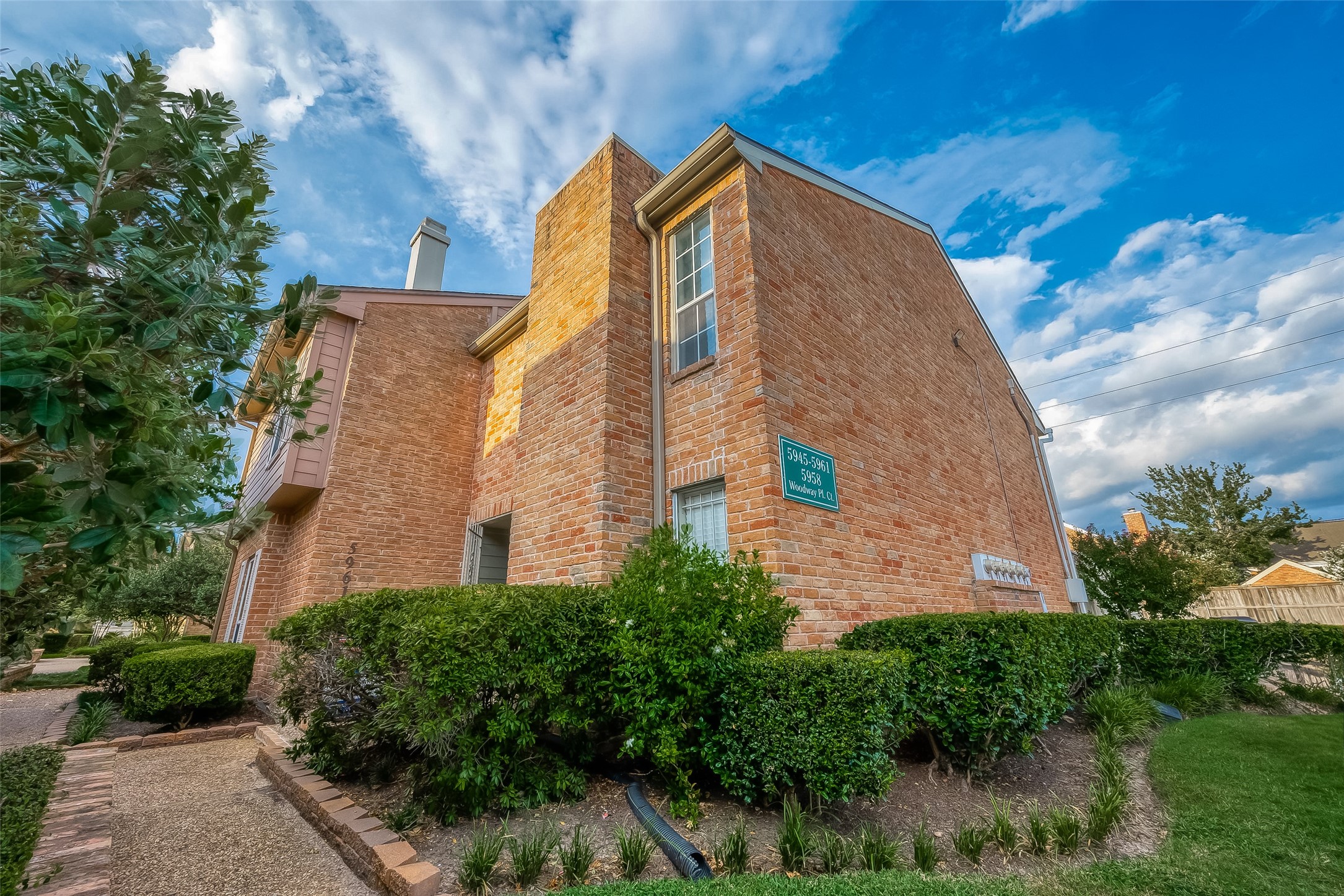 5961 Woodway Place Court Houston TX 77057