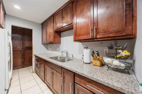 7400 Bellerive Drive 1807 Houston TX 77036
