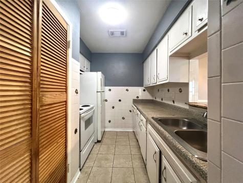 6401 Skyline Drive 19 Houston TX 77057