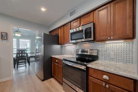 64 Hideaway Drive Friendswood TX 77546