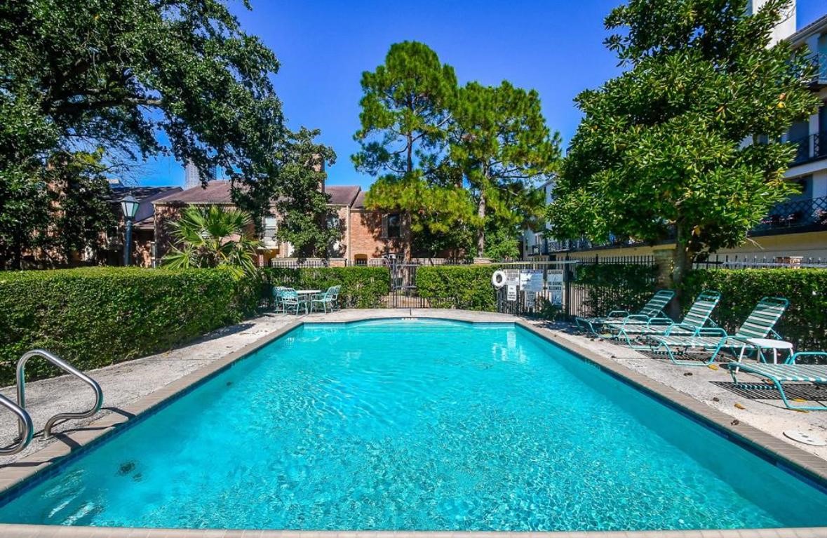 2333 Bering Drive 123 Houston TX 77057
