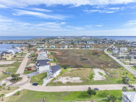 710 Vista Bella Galveston TX 77554